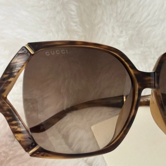 Gucci Tortoiseshell bamboo style oversized Sunglasses / NWT - Picture 8 of 9